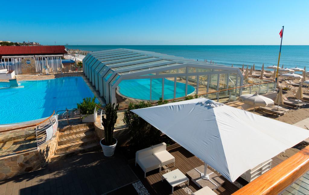 Hotel Byron Мілано-Маріттіма Екстер'єр фото